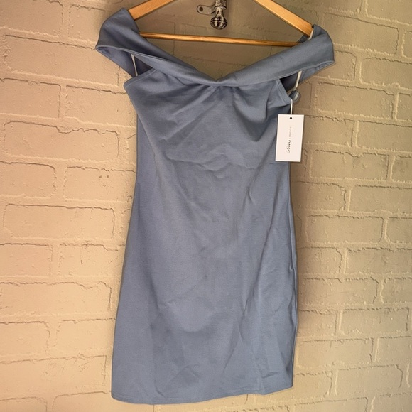 Lovers + friends dress off the shoulder baby blue stretch medium NEW - Picture 5 of 7